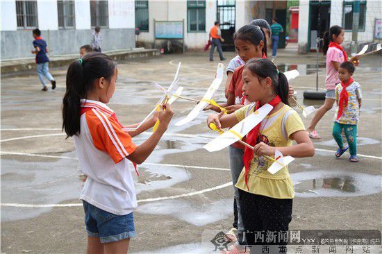 “爱在骑中”公益活动圆梦宾阳四才小学